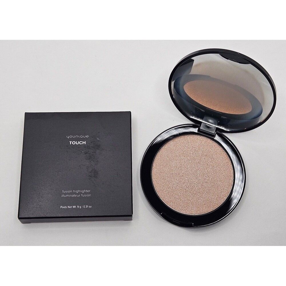 Younique Touch Fusion Highlighter in Golden New in Box